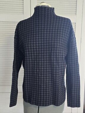 Tahari | Houndstooth Mock Neck Sweater - Black/Green